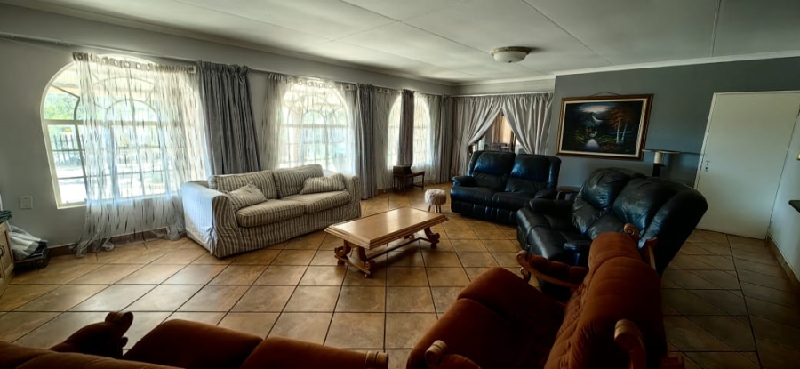 5 Bedroom Property for Sale in Parys Free State